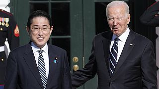 Joe Biden a japán kormányfővel januári találkozójuk alkalmával