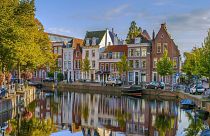 Se quiser evitar as filas de turistas em Amesterdão, vá até à vizinha Leiden.