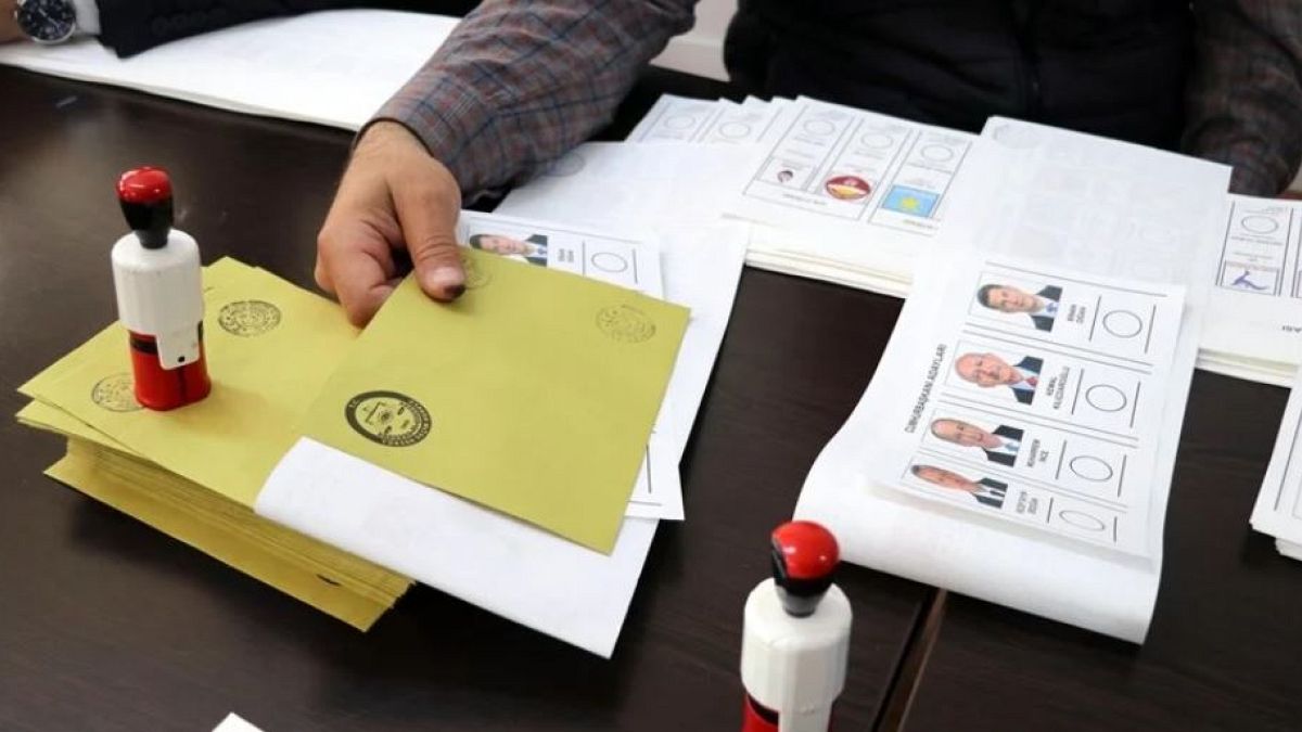 Türkiye'de cumhurbaşkanı seçiminin ikinci tur oylaması 28 Mayıs'ta yapılacak