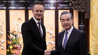 A magyar külügyminiszter Vang Jivel, a kínai kommunista párt külügyi igazgatójával