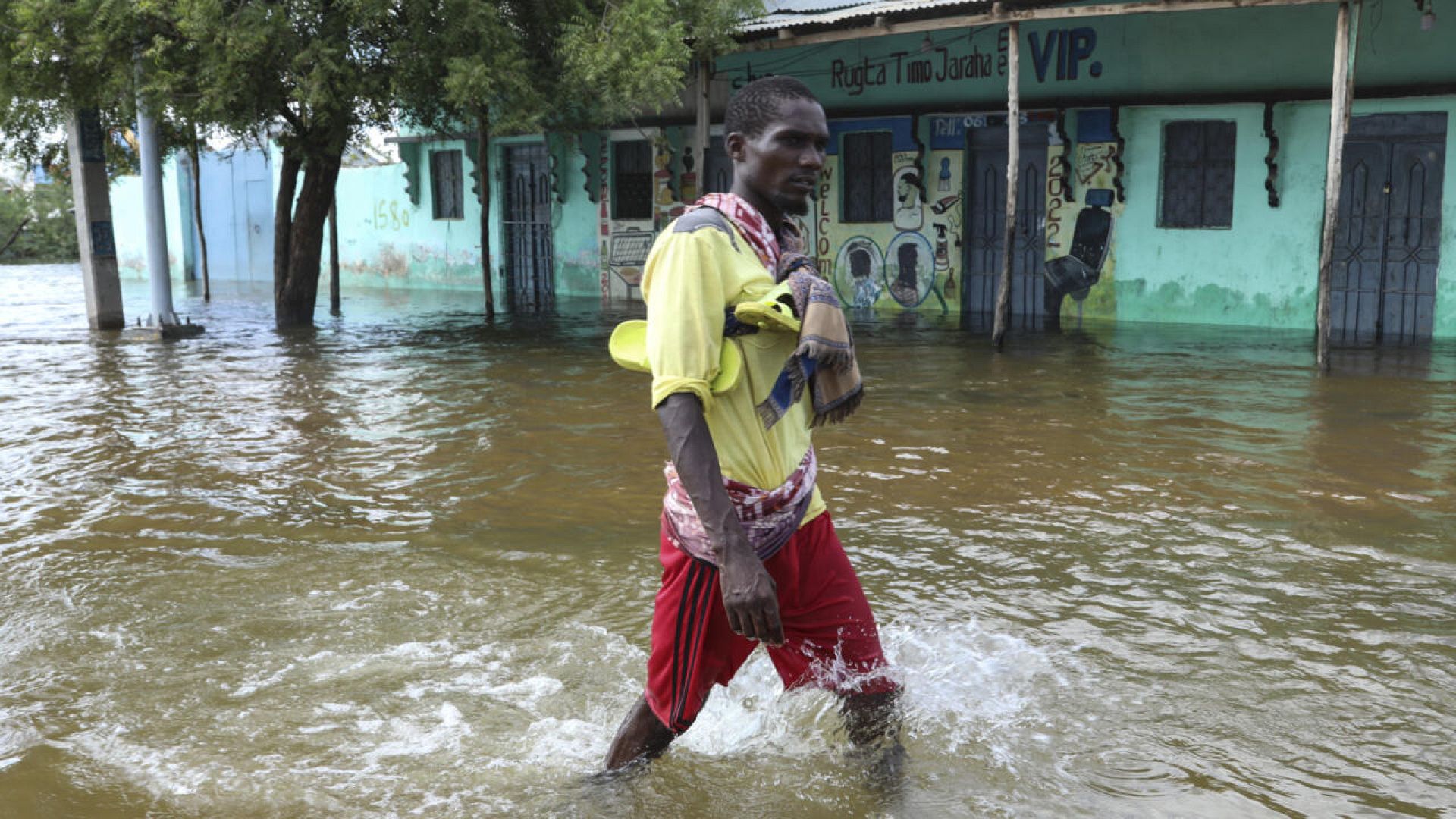 Video. Floods In Central Somalia Displace More Than 400,000 People ...