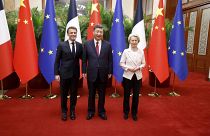 Mosoly van, de a kártyák még nincsenek az asztalon