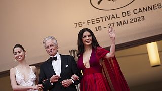 "Festivales hay muchos pero Cannes solo hay uno" aseguró Michael Douglas quien llegó junto a su mujer, la actriz  Catherine Zeta Jones y Carys, la hija de ambos.