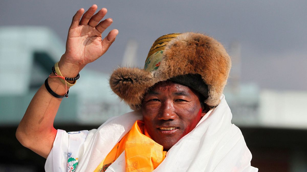 کامی ریتا در سال ۲۰۱۸ پس از یک صعود موفق به قله اورست 
