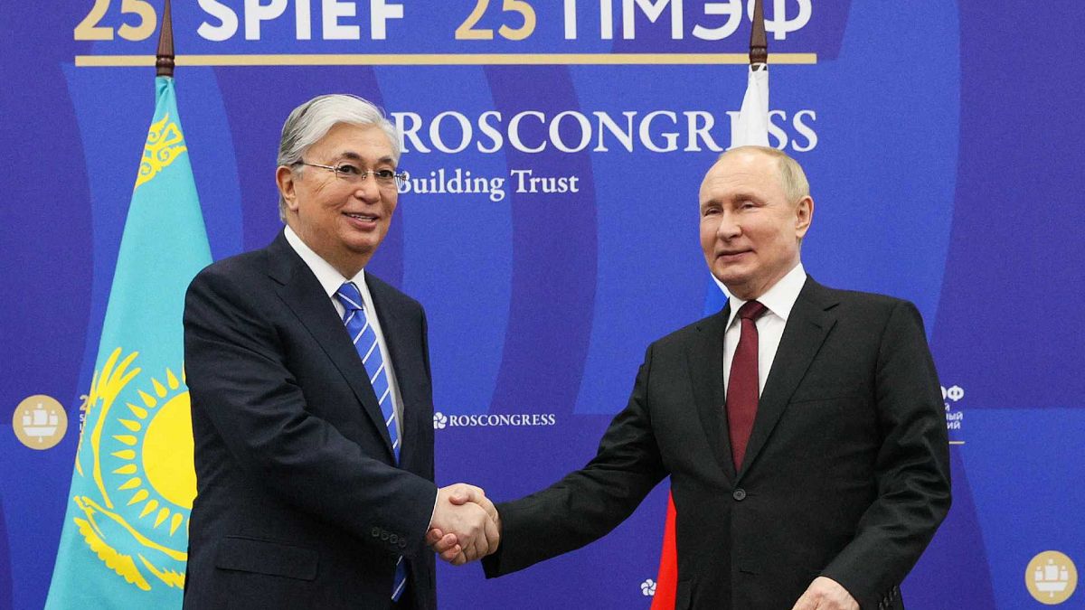 Rus lider Vladimir Putin ve Kazak lider Kasım Cömert Tokayev