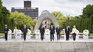 قادة مجموعة السبع في النصب التذكاري لضحايا القنبلة الذرية ، قبل قمة مجموعة السبع في هيروشيما، اليابان، الجمعة 19 مايو 2023.