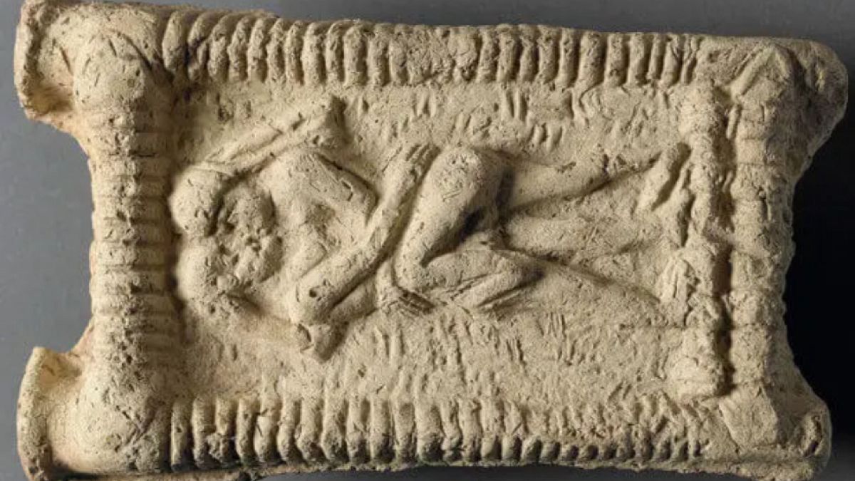Araştırma: İlk öpücük 4 bin 500 yıl önce Mezopotamya'da kayda geçti 