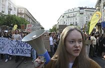 Des milliers d'étudiants et d'enseignants ont manifesté à Budapest, en Hongrie, le 19 mai 2023. 