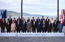 عکس دسته‌جمعی سران کشورهای عضو و کشورهای دعوت شده به نشست گروه هفت در هیروشیما به تاریخ شنبه بیستم ماه مه ۲۰۲۳