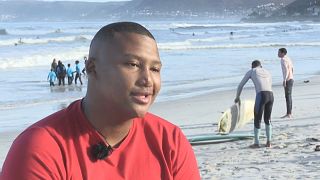 Afrique du Sud : un surfeur rêve d'une médaille aux Jeux paralympiques