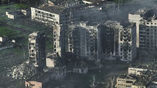 دمار كبير للبنايات في مدينة باخموت جراء القصف الروسي العنيف 