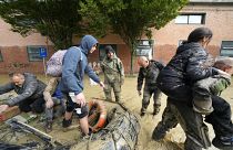 عمليات إنقاذ وإجلاء لضحايا الفيضانات في فينزا الإيطالية. 2023/05/18