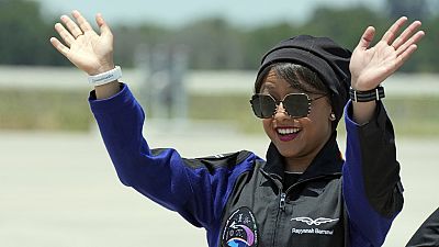 Rayyanah Barnawi szaúd-arábiai űrhajósnő a floridai Cape Canaveralban lévő Kennedy Űrközpontban a 2023. május 21-én,
