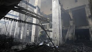 آثار الحريق في مبنى مكتب البريد التاريخي في مانيلا الفلبين