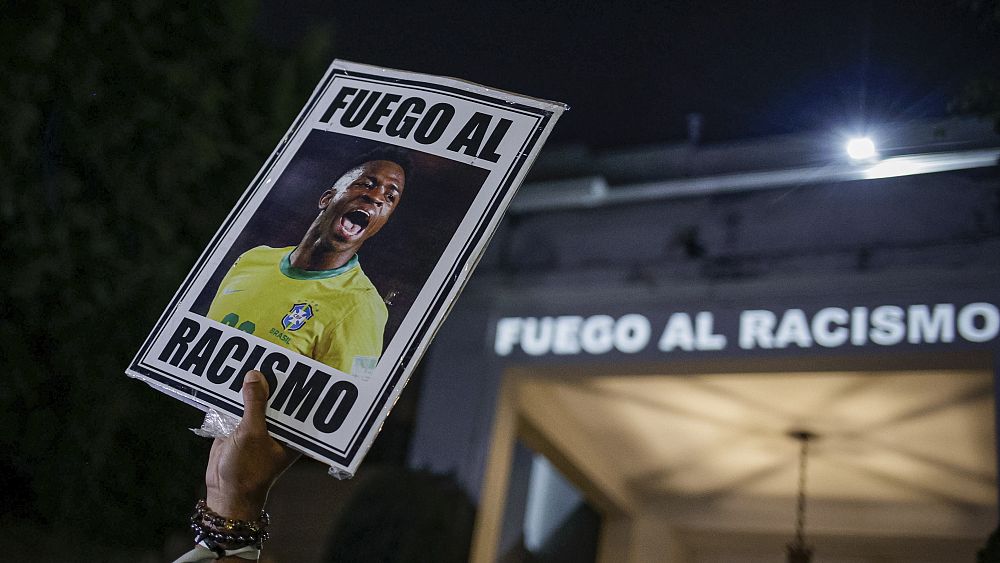 Brazilians protest outside Spanish consulate after Vinicius Júnior’s r