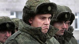 Recrutas em local de recrutamento militar em Grozny, capital da província da Chechénia, Rússia, segunda-feira, 17 de novembro de 2014.