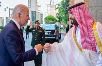 الرئيس الأمريكي جو بادين يصل إلى قصر السلام في جدة ويلتقي ولي العهد السعودي الأمير محمد بن سلمان