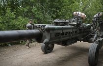 Amerika által az ukránoknak szállított M777-es tarackágyú Donyeckben