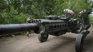 Amerika által az ukránoknak szállított M777-es tarackágyú Donyeckben