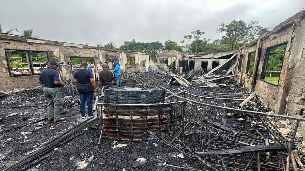آتش سوزی در خوابگاه مدرسه‌ای در گویان