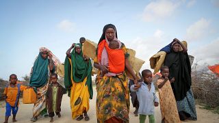 صوماليون يفرون من المناطق المنكوبة بالجفاف
