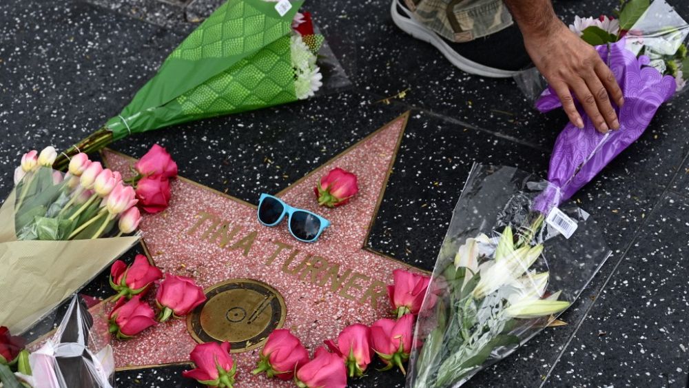 VIDEO : WATCH: Tina Turner fans pay respects to ‘Queen of Rock and Soul’