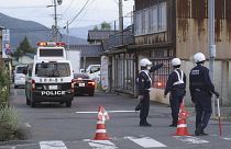 الشرطة اليابانية وسط ناغانو بعيد حادثة الطعن وإطلاق النار. 2023/05/25