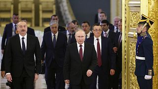 الهام علی‌اف، رئیس‌جمهوری آذربایجان و نیکول پاشینیان، نخست‌وزیر ارمنستان در مسکو
