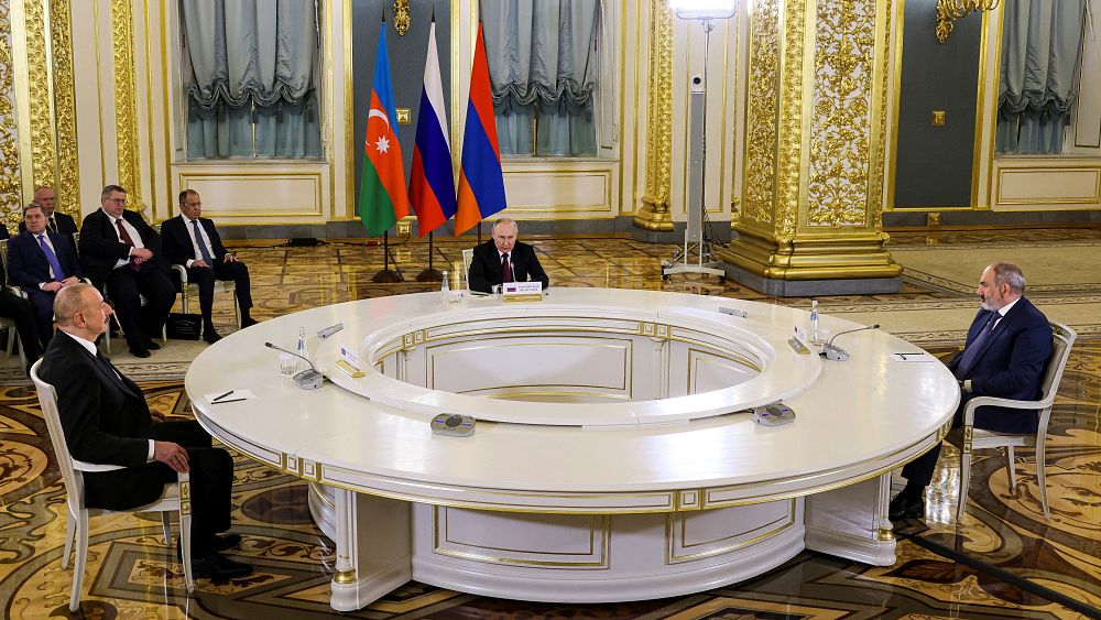 Armenia and Azerbaijan Hold Moscow Talks to Normalize Relations