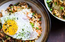 Die Superfoods Eier und Kimchi helfen nachweislich, Stress und Ängste abzubauen.