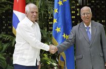 Ricardo Cabrisas kubai miniszterelnök-helyettes, külkereskedelmi miniszter (jobbra) Josep Borrellt, az EU külügyi főképviselőjét fogadja Havannában 2023.05.26-án.