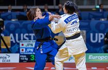 Tatsukawa Momo wins the all-Japanese -63kg final against Watanabe Seiko