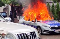إشعال النار بسيارة تابعة للشرطة في كوسوفو