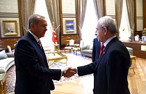 Recep Tayyip Erdoğan (sol), Kemal Kılıçdaroğlu 
