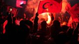 Сторонники Эрдогана празднуют победу своего кандидата во втором туре выборов