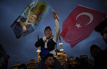 Анкара. Сторонники Эрдогана перед президентским дворцом в столице Турции.