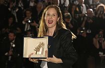 76. Cannes Film Festivali'nde "Altın Palmiye Ödülü"nü "Anatomy of a Fall" filmiyle Fransız yönetmen Justine Triet aldı