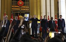 Le président Erdogan devant le palais présidentiel, à Ankara