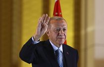 Реджеп Тайип Эрдоган выступил с победной "балконной речью" в президентском дворце в Анкаре, 28 мая 2023 года.