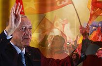 Recep Tayyip Erdoğan és hívei a 2023-as elnökválasztás második fordulója után