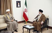 İran'ın dini lideri Ayetullah Ali Hamaney Oman Sultanı Haytam bin Tarık'la Tahran'da görüştü