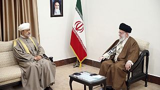 İran'ın dini lideri Ayetullah Ali Hamaney Oman Sultanı Haytam bin Tarık'la Tahran'da görüştü