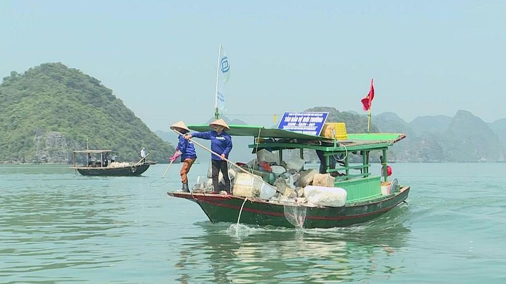 Vietnam battles plastic blight in idyllic Ha Long Bay