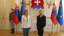 La presidenta del Parlamento Europeo Roberta Metsola y la presidenta eslovaca, Zuzana Caputova