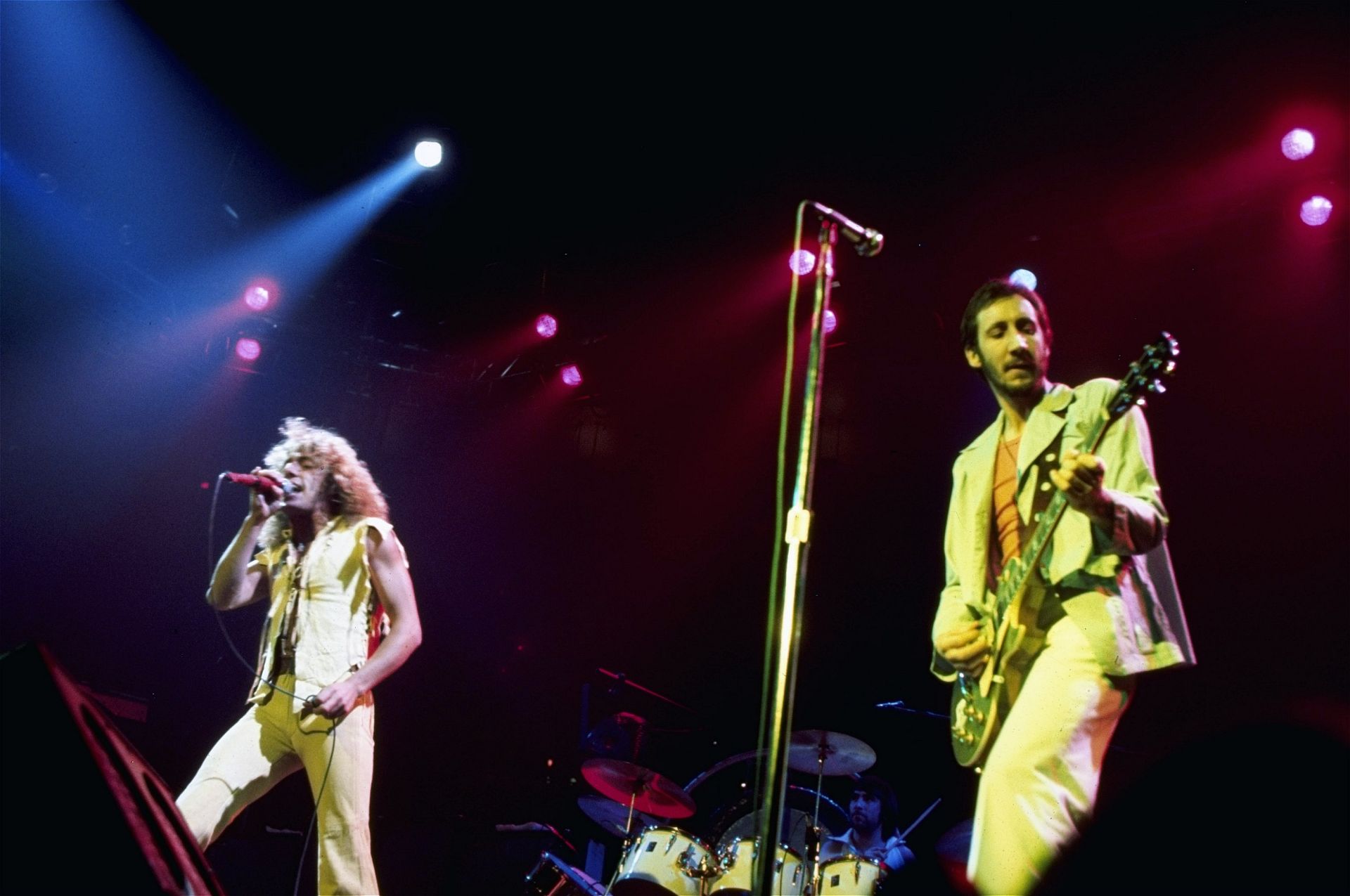 Culture ReView Who are the loudest bands ever? Euronews