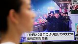 La télévision japonaise diffuse des informations sur le lancement par la Corée du Nord de son premier satellite espion, mercredi 31 mai 2023.