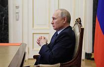 Putin aspetta la telefonata che cambia la vita...