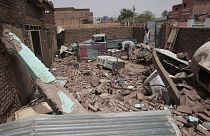 Khartoum: Dieses Gebäude nahm bei den Gefechten Schaden (Aufnahme vom 25. April 23).