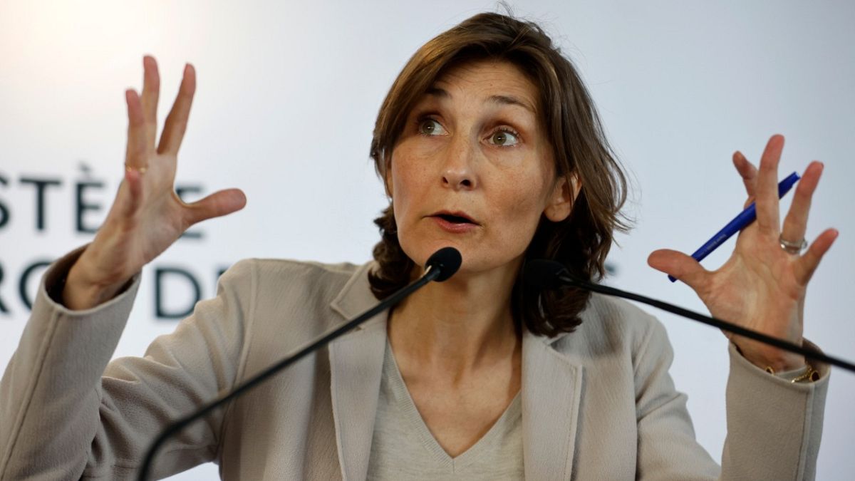 أميلي أوديا-كاستيرا وزيرة الرياضة الفرنسية خلال مؤتمر صحفي في باريس، فرنسا. 