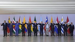 Güney Amerikalı liderler Brezilya'nın başkenti Brasilia'da bir araya geldi